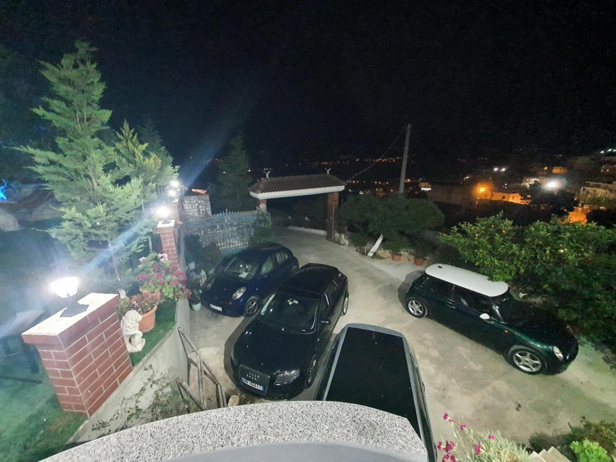 Villa Mehmeti Sarandë Exterior foto